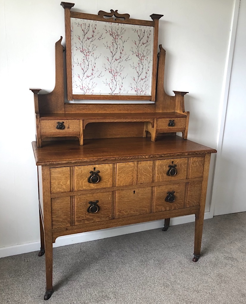 Edwardian Arts and Crafts Quartered Oak Dressing Table c1900