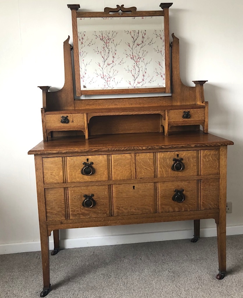 Edwardian Arts and Crafts Quartered Oak Dressing Table