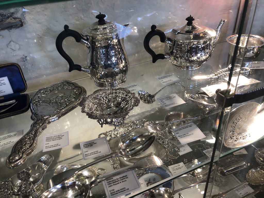 Sellection of silver including Liberty, Charles Edwards, Wiiliam Comyns & much more